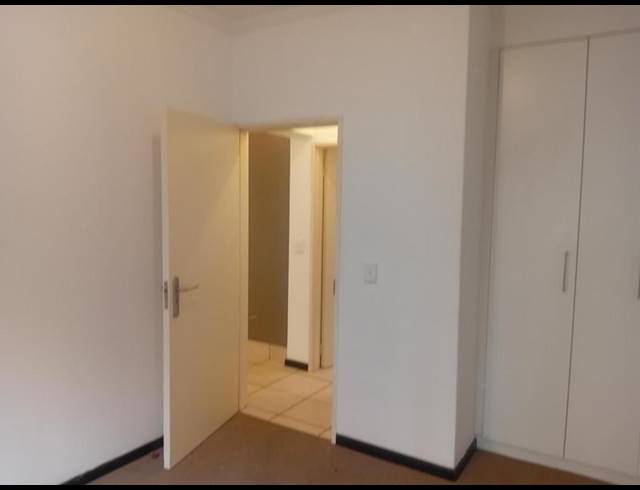 1 BEDROOM APARTMENT FOR SALE IN BRYANSTON
